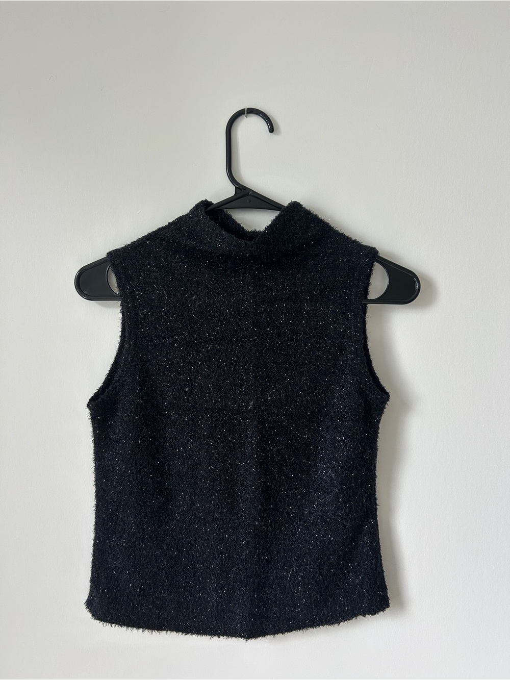Cozy Sleeveless Turtleneck Sweater - Black